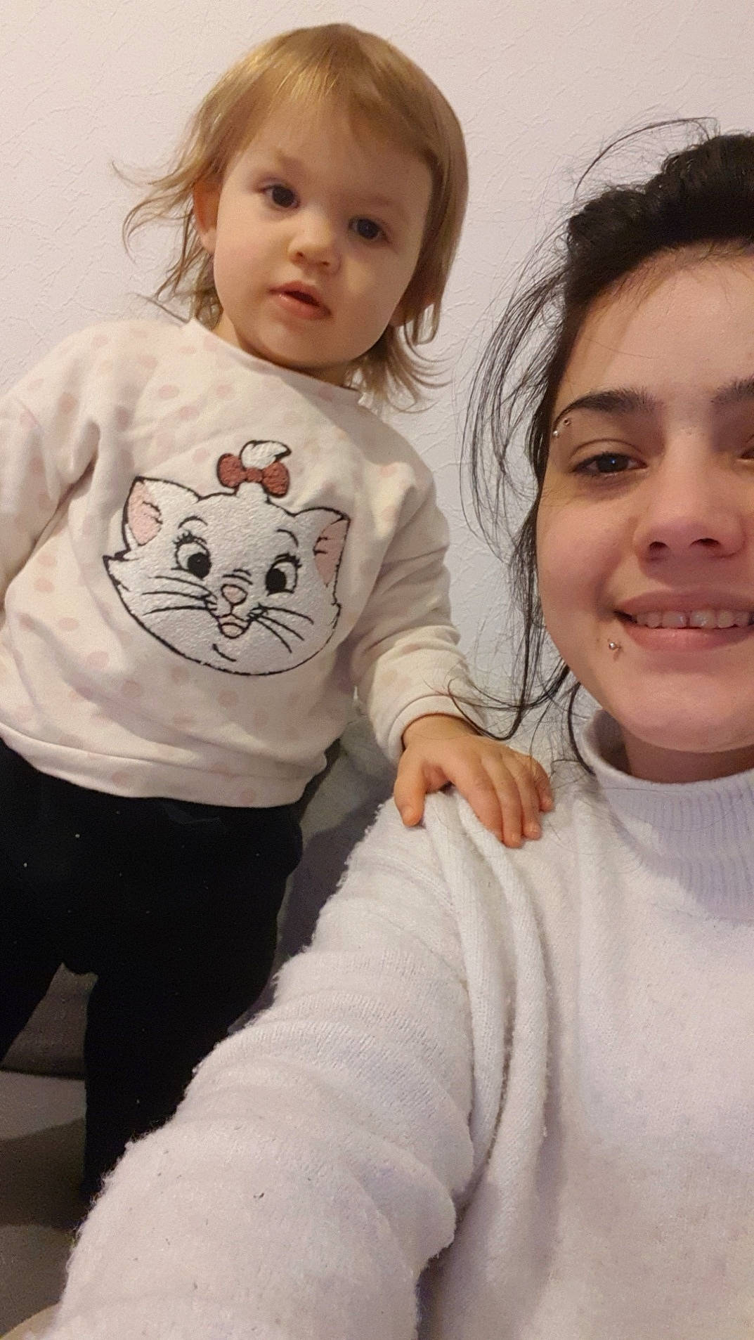 Kellya a rejoint le concours — aidez-le/la à gagner de superbes lots ! arm, baby, cheek, child, cool, face, fun, happy, head, joy, nose, person, photography, sibling, skin, smile, t_shirt, toddler