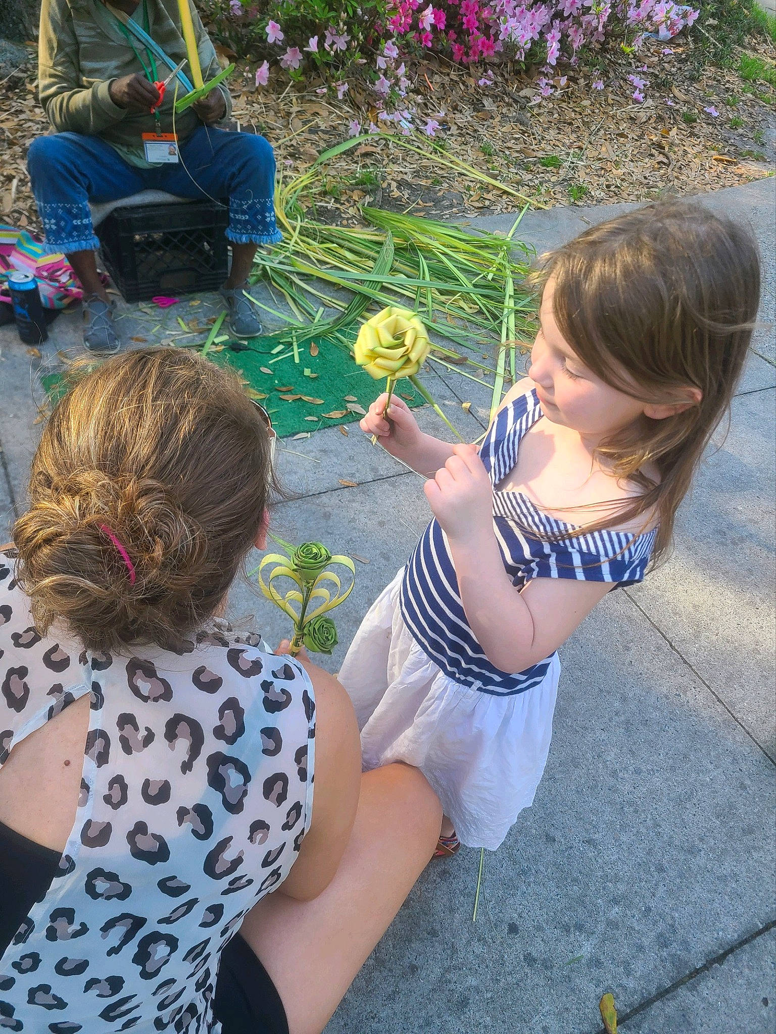 Selene is registered to the contest to win money with this photo: barefoot, child, event, eyewear, fun, grass, hairstyle, happy, human_leg, leisure, people_in_nature, person, plant, recreation, sitting, spring, summer, t_shirt, thigh, toddler