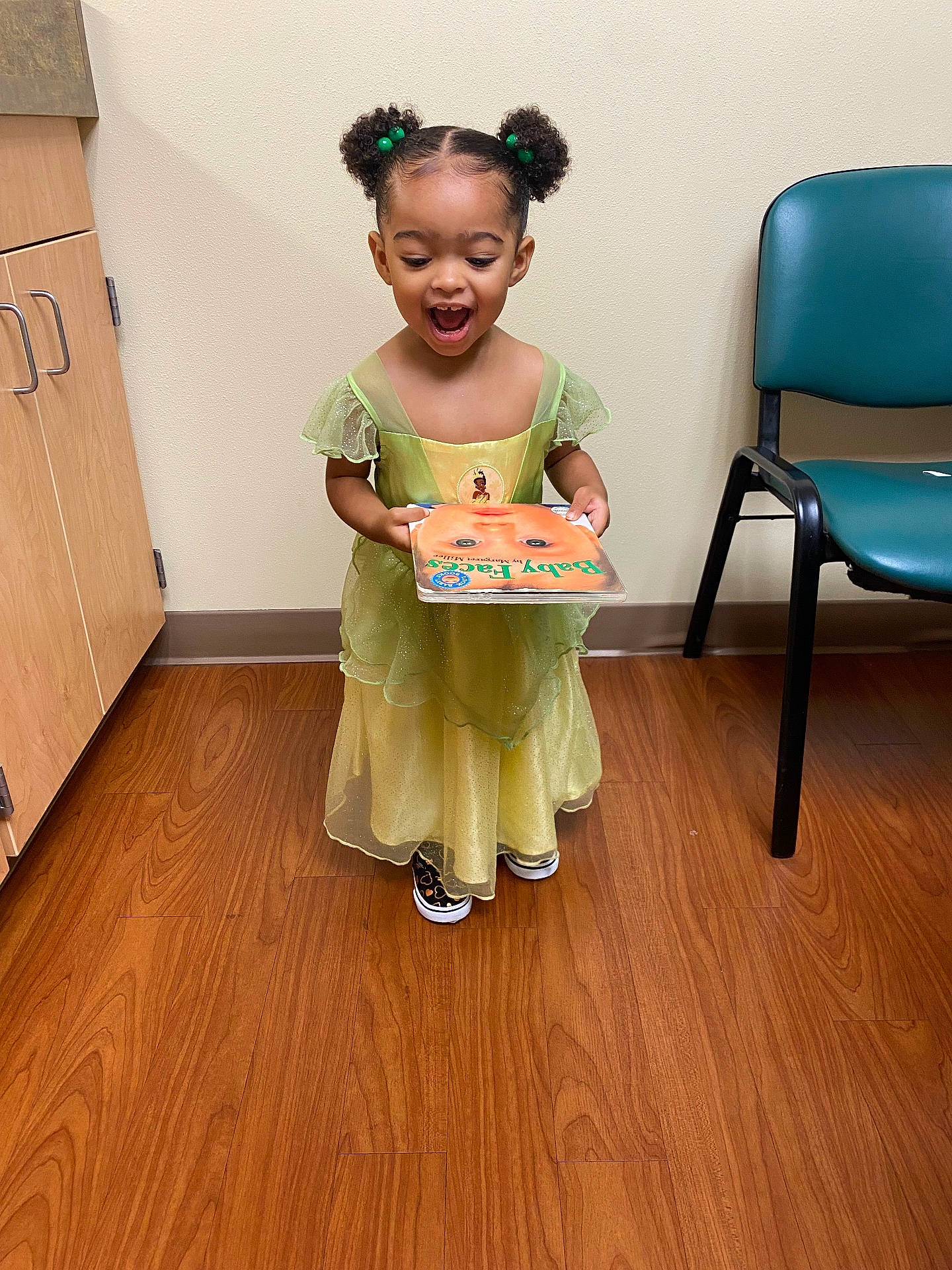 Judith is registered to the contest to win money with this photo: birthdaycake, cake, chair, child, cream, dessert, face, female, food, furniture, girl, hardwood, head, people, person, photography, portrait, sitting, table, wood