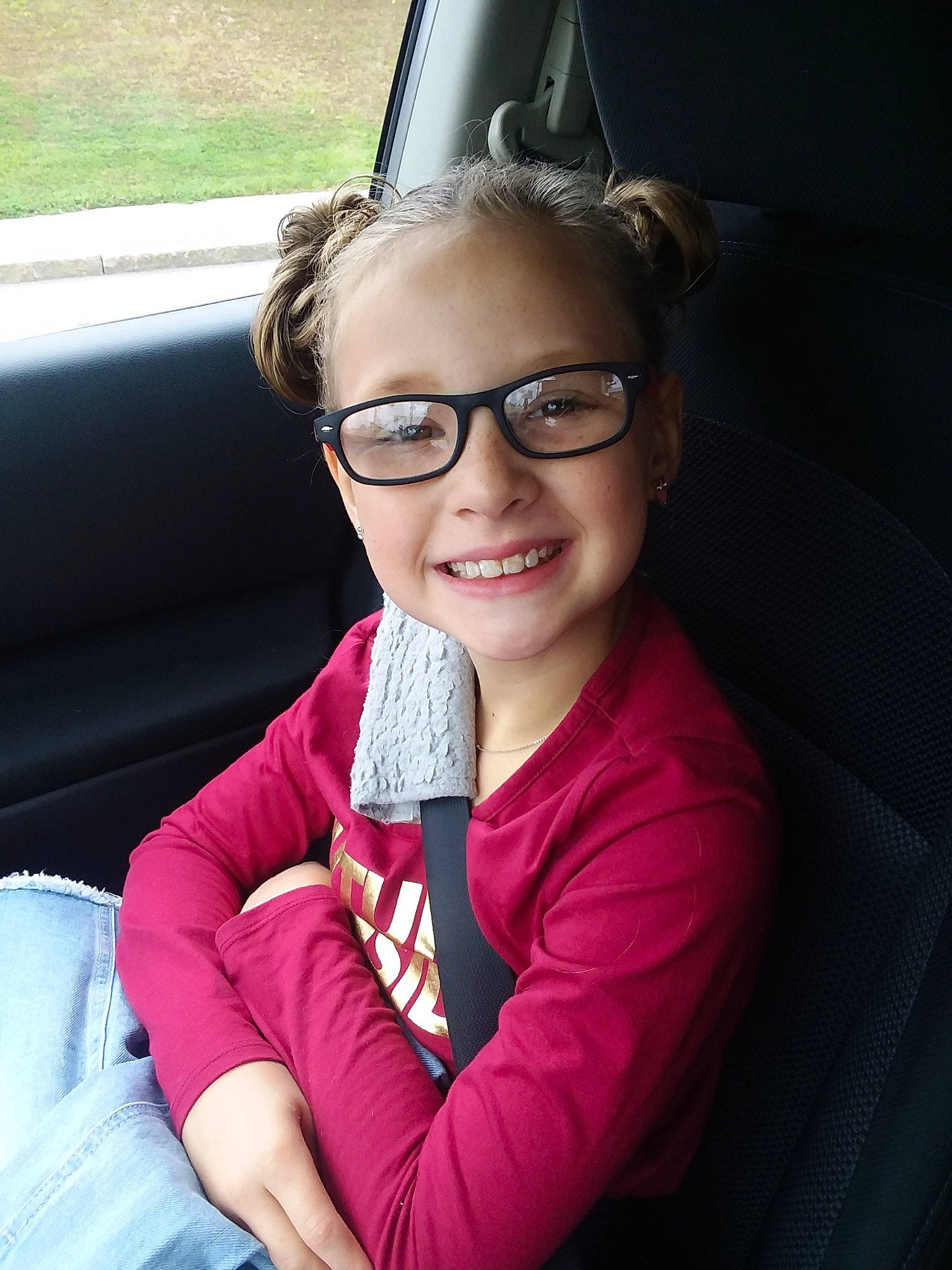 Abbigail is registered to the contest to win money with this photo: child, eyewear, face, fun, glasses, joy, lip, person, photography, smile, vacation, vision_care