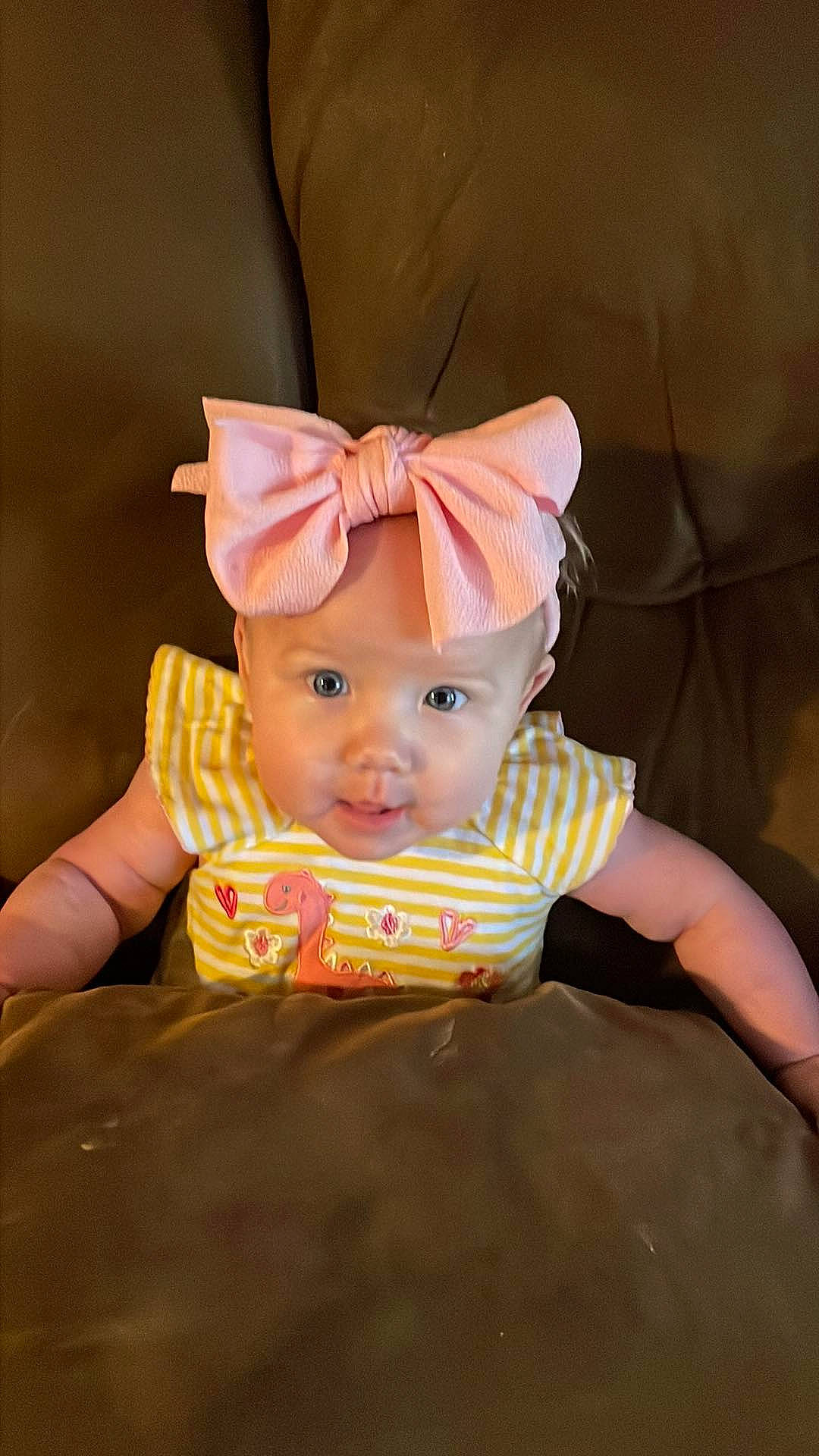 Hagen is registered to the contest to win money with this photo: baby, baby_products, baby_toddler_clothing, cheek, child, costume_hat, crown, eye, fashion_accessory, fun, happy, headband, headwear, pattern, peach, person, room, sitting, sleeve, toddler