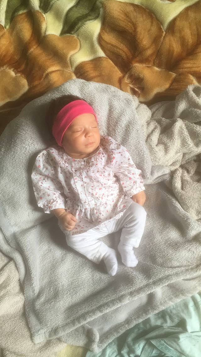 Florya a rejoint le concours — aidez-le/la à gagner de superbes lots ! baby, baby_sleeping, child, headwear, person, sleep, toddler