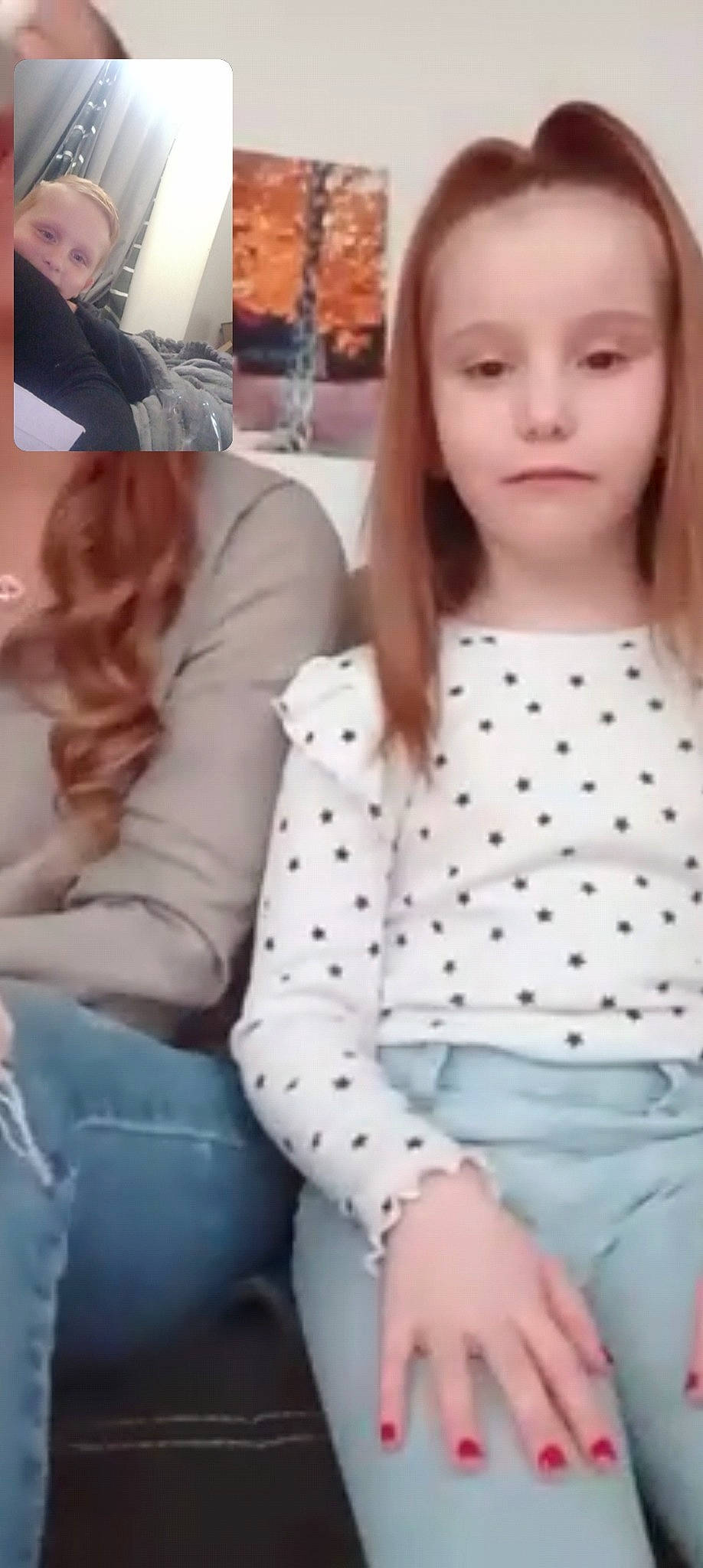 Jade participe au concours pour gagner de l'argent avec cette photo : blazer, collar, comfort, dress_shirt, eyelash, facial_expression, happy, joint, knee, neck, pattern, people, person, plaid, shoulder, sleeve, tartan, textile, thigh, waist