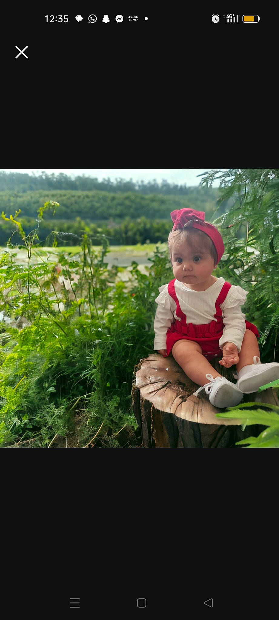 Lyna participe au concours pour gagner de l'argent avec cette photo : baby, baby_toddler_clothing, baseball_cap, cap, child, flash_photography, garden, grass, grassland, happy, hat, landscape, meadow, natural_landscape, people_in_nature, person, plant, prairie, sitting, toddler