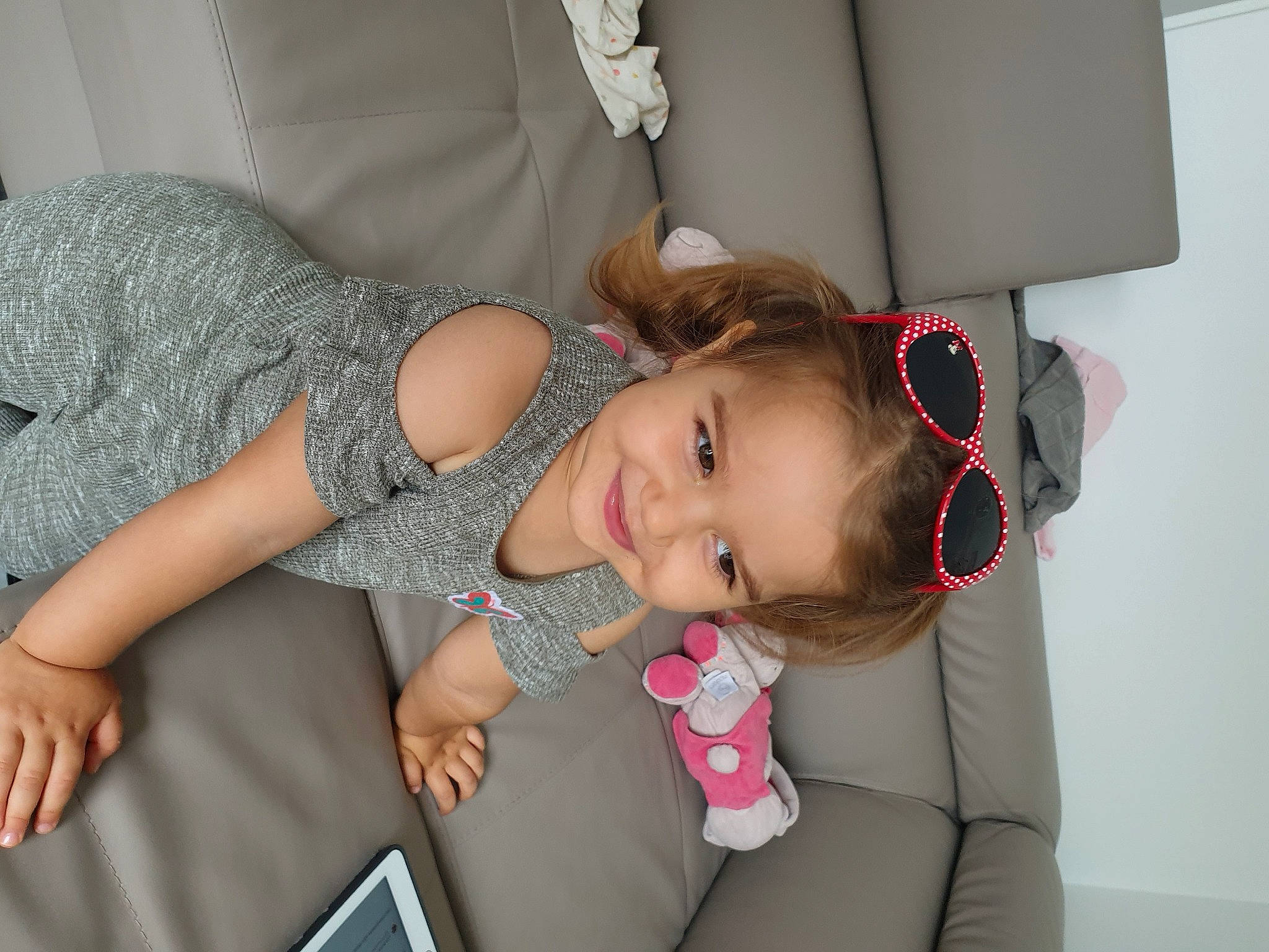 Lena a rejoint le concours — aidez-le/la à gagner de superbes lots ! baby, child, ear, joy, leg, neck, person, skin, smile, toddler