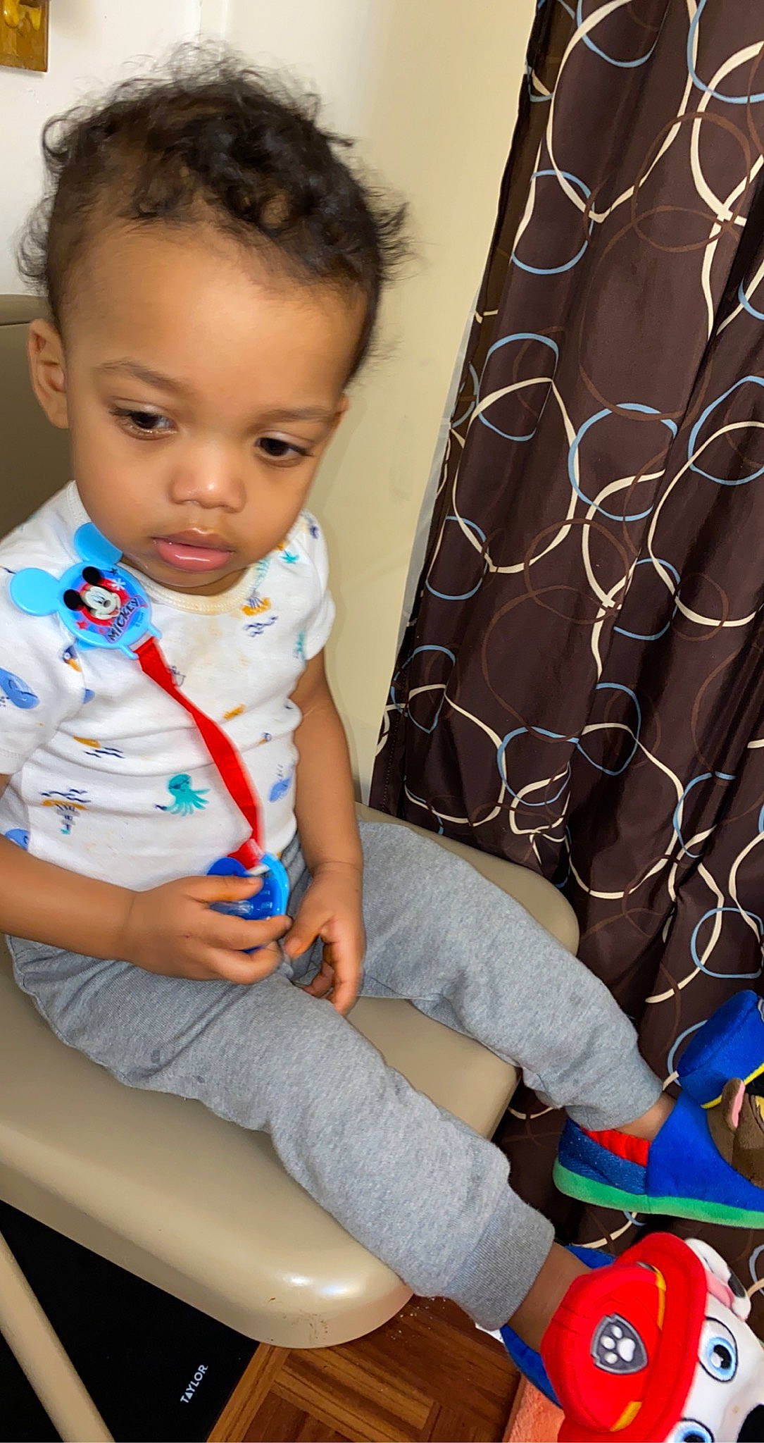 Kenneth is registered to the contest to win money with this photo: baby_toddler_clothing, beauty, black, comfort, fashion, hair, hairstyle, happy, human_body, joint, knee, neck, organ, pattern, person, photograph, plaid, shoulder, sleeve, tartan