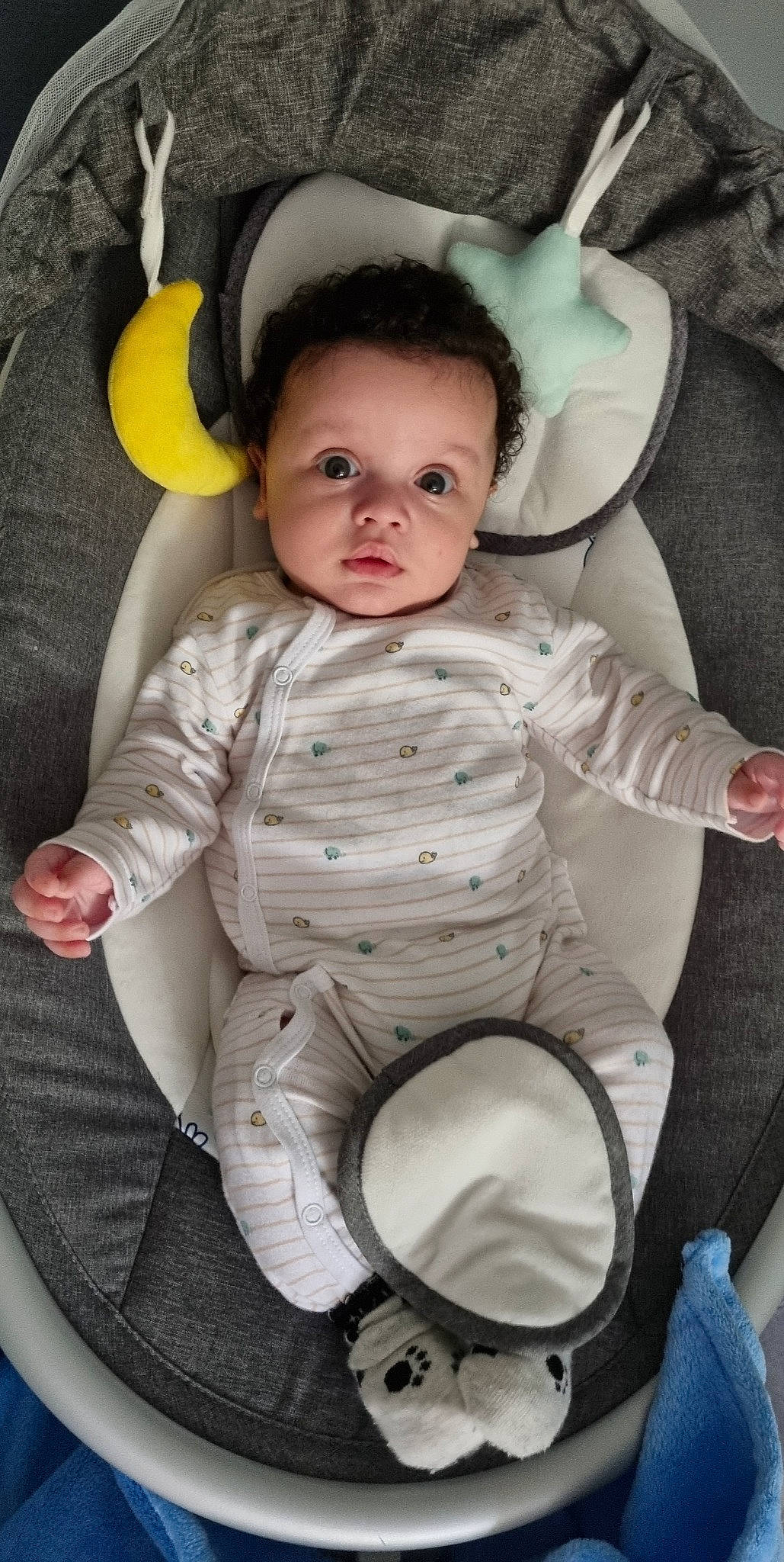 Warren participe au concours pour gagner de l'argent avec cette photo : baby, baby_toddler_clothing, cheek, child, comfort, eye, finger, flash_photography, hair, happy, head, human_body, nose, organ, person, sitting, skin, sleeve, smile, toddler