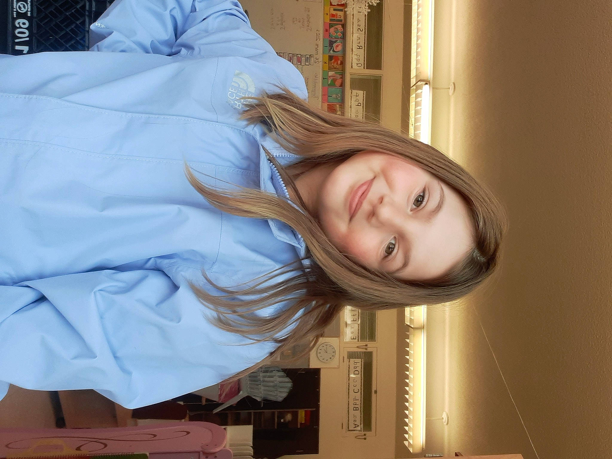 Mia participe au concours pour gagner de l'argent avec cette photo : blond, brown_hair, child, comfort, dress, electric_blue, eye, eyebrow, eyelash, face, flash_photography, fun, happy, joy, long_hair, mouth, person, shoulder, skin, smile