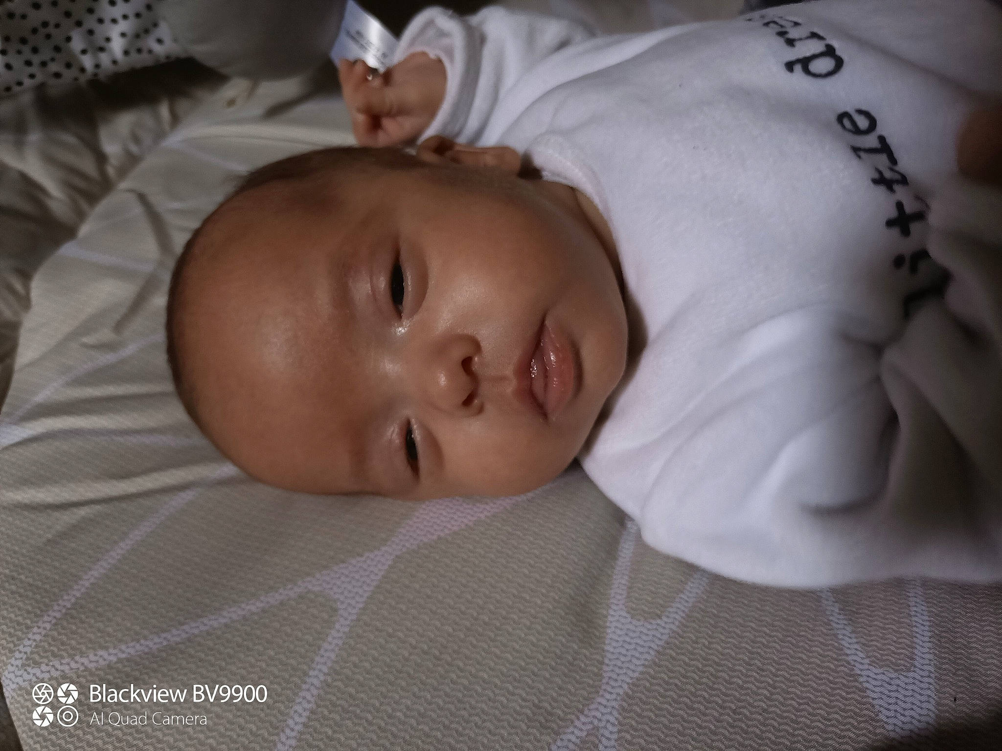 Zaven participe au concours pour gagner de l'argent avec cette photo : baby, baby_products, baby_toddler_clothing, bedtime, cheek, child, comfort, ear, eyelash, iris, lip, mouth, nap, nose, person, portrait_photography, room, skin, sleep, sleeve