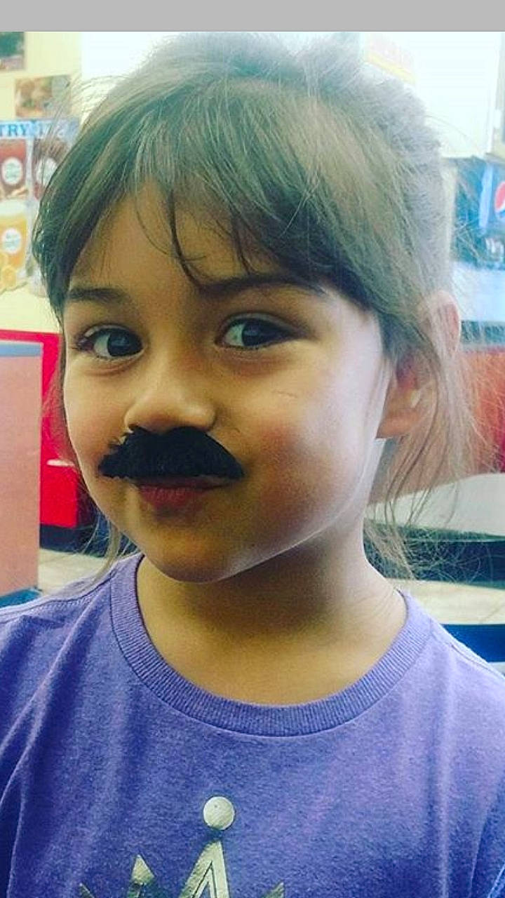 Elizabeth is registered to the contest to win money with this photo: beard, cheek, child, chin, cool, eye, eyebrow, face, facial_hair, forehead, hair, hairstyle, head, jaw, lip, moustache, mouth, nose, person, selfie