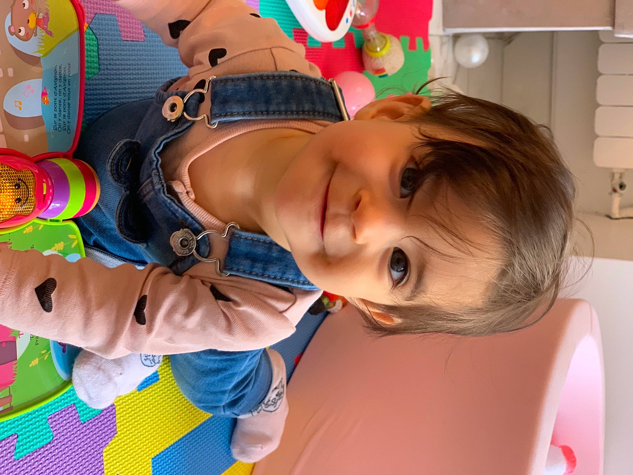 Mya a rejoint le concours — aidez-le/la à gagner de superbes lots ! cheek, child, ear, fun, happy, joy, mouth, neck, person, play, room, smile, toddler