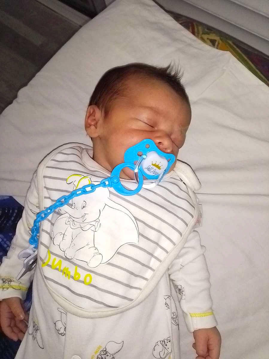 Matheo participe au concours pour gagner de l'argent avec cette photo : baby, baby_products, bedtime, birth, child, nap, person, product, sleep, toddler