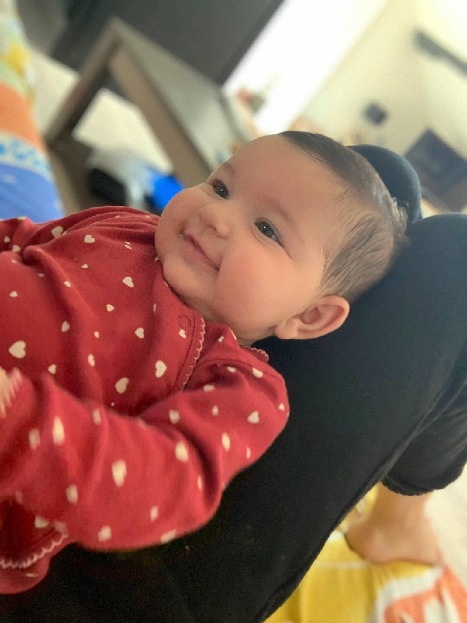 Néliya a rejoint le concours — aidez-le/la à gagner de superbes lots ! baby, baby_products, baby_toddler_clothing, cheek, child, comfort, elbow, fun, happy, pattern, person, room, sitting, sleeve, smile, toddler