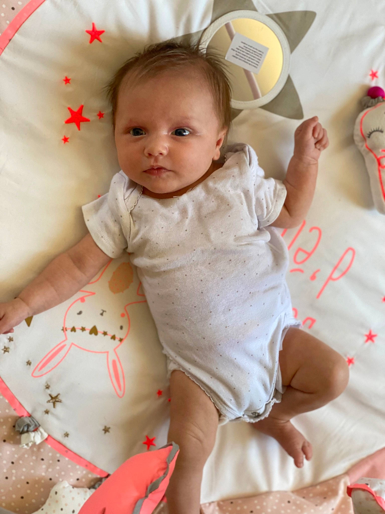 Juliette participe au concours pour gagner de l'argent avec cette photo : arm, baby_toddler_clothing, cheek, chin, comfort, dress, face, facial_expression, finger, hand, happy, head, human_body, lip, neck, person, skin, sleeve, stomach, textile