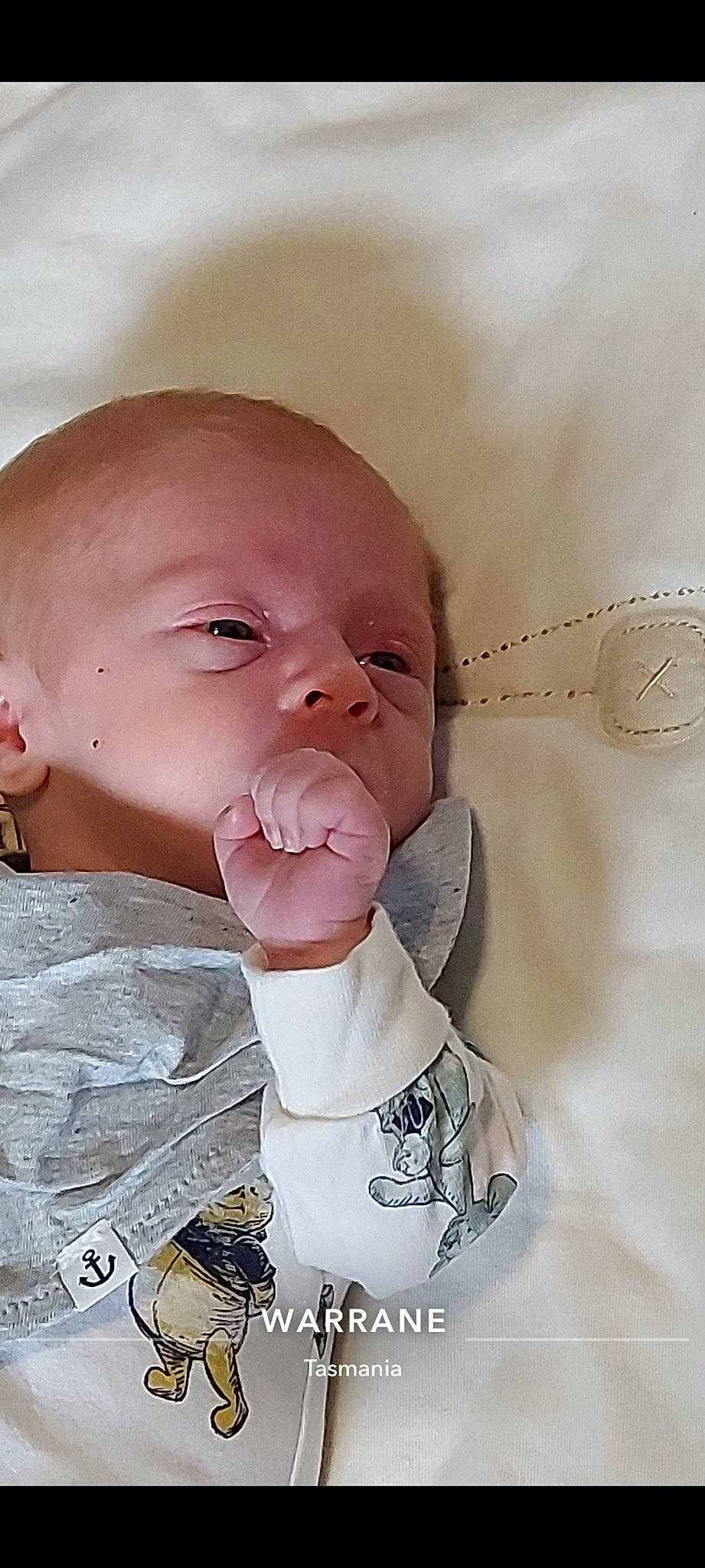 Jakobi is registered to the contest to win money with this photo: baby, baby_products, baby_toddler_clothing, cheek, ear, eyebrow, eyelash, fashion_accessory, gesture, happy, headgear, iris, jaw, lip, mouth, neck, nose, person, skin, thumb