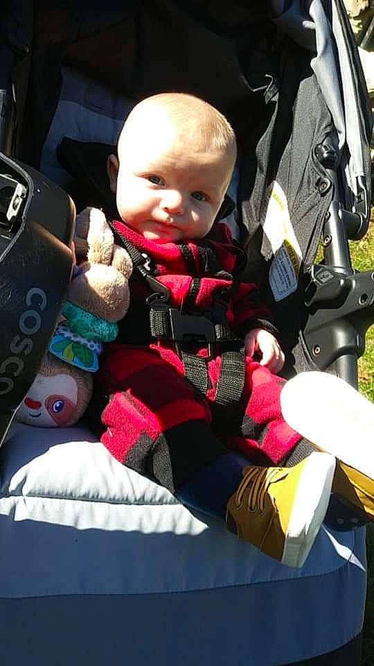 Carmine is registered to the contest to win money with this photo: baby, baby_carriage, baby_products, baby_safety, baby_toddler_clothing, baby_toys, comfort, gadget, linens, person, plush, product, stuffed_toy, telephony, toddler, toy