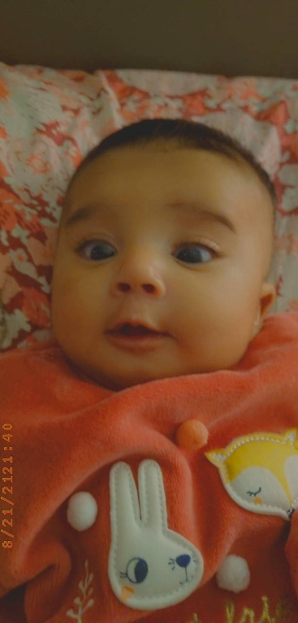 Alina a rejoint le concours — aidez-le/la à gagner de superbes lots ! baby, cheek, chin, eye, eyebrow, eyelash, facial_expression, finger, forehead, gesture, happy, head, iris, lip, mouth, nose, organ, person, skin, smile