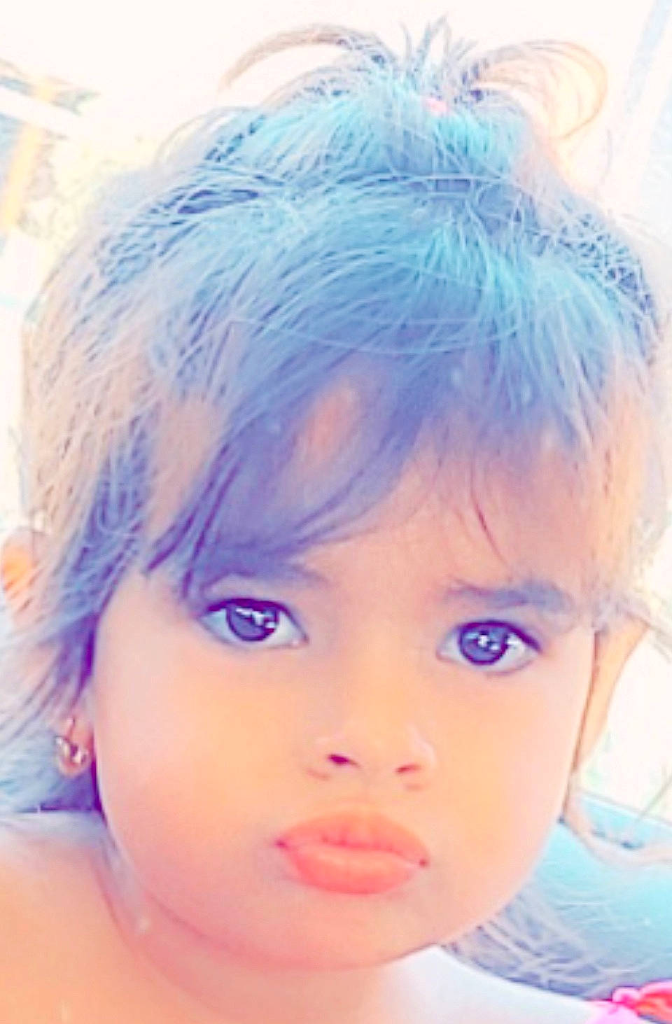 Calyssa a rejoint le concours — aidez-le/la à gagner de superbes lots ! black_hair, cheek, chin, electric_blue, eyebrow, eyelash, face, flash_photography, forehead, fun, happy, iris, lip, mouth, nose, people_in_nature, person, skin, smile, toddler