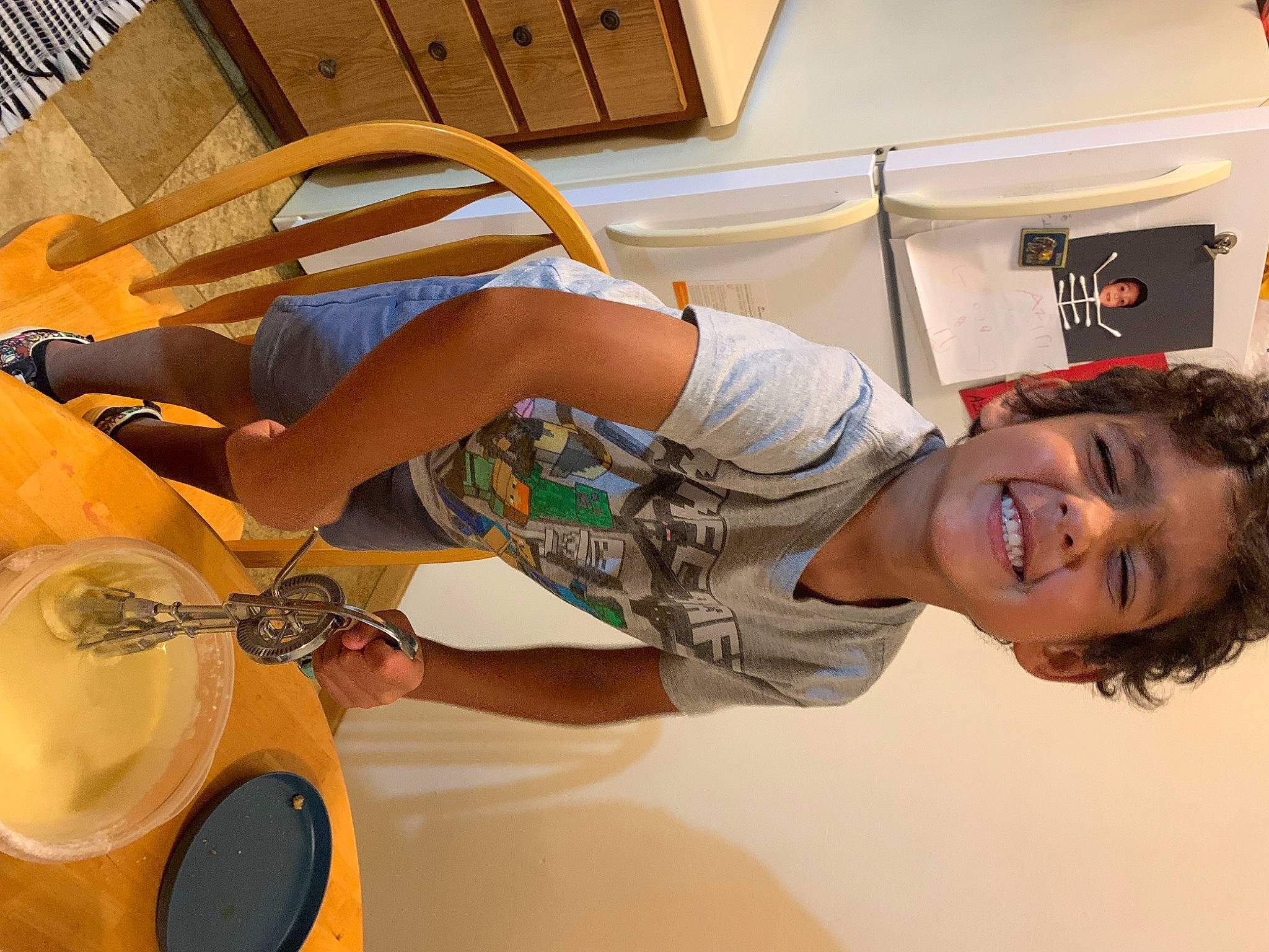 Aziri is registered to the contest to win money with this photo: arm, audio_equipment, automotive_design, drum, elbow, eyewear, fun, hand, happy, human_leg, joy, leisure, person, personal_protective_equipment, photography, room, smile, sunglasses, thigh, vacation