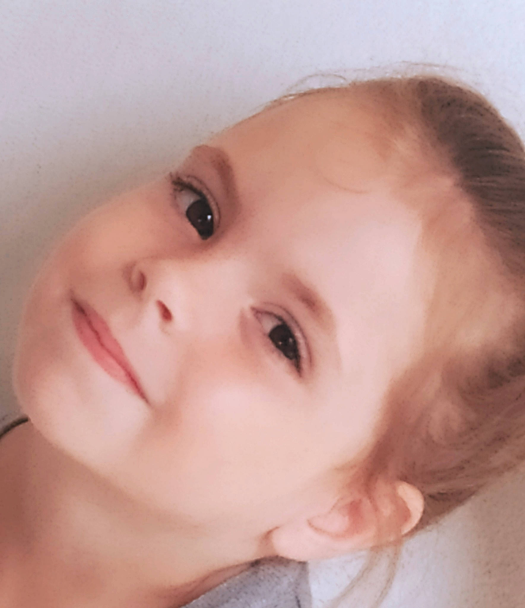 Alix participe au concours pour gagner de l'argent avec cette photo : baby, cheek, child, ear, eyebrow, eyelash, flash_photography, forehead, happy, iris, jaw, joy, lip, no_expression, nose, person, portrait_photography, skin, smile, toddler