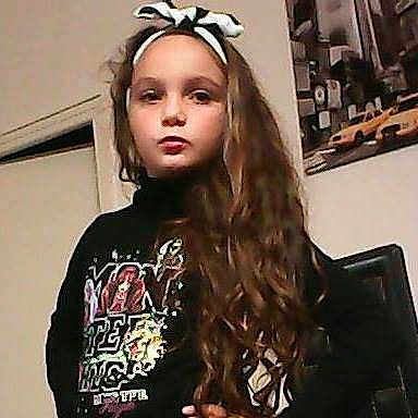 Brenda participe au concours pour gagner de l'argent avec cette photo :