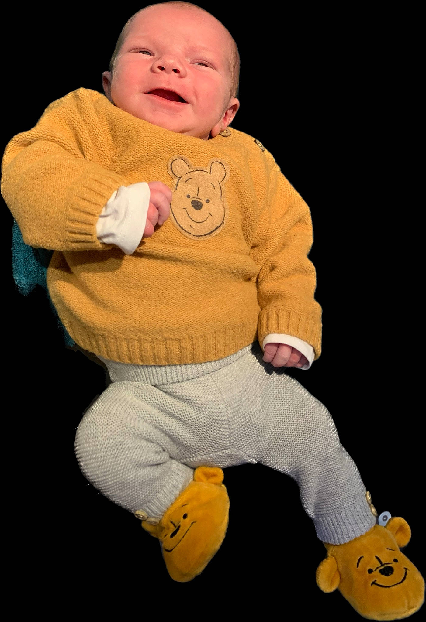 Soan a rejoint le concours — aidez-le/la à gagner de superbes lots ! arm, baby, baby_toddler_clothing, cheek, child, comfort, finger, fun, hand, human_body, knee, nose, outerwear, person, product, sitting, sleeve, thumb, toddler, toy