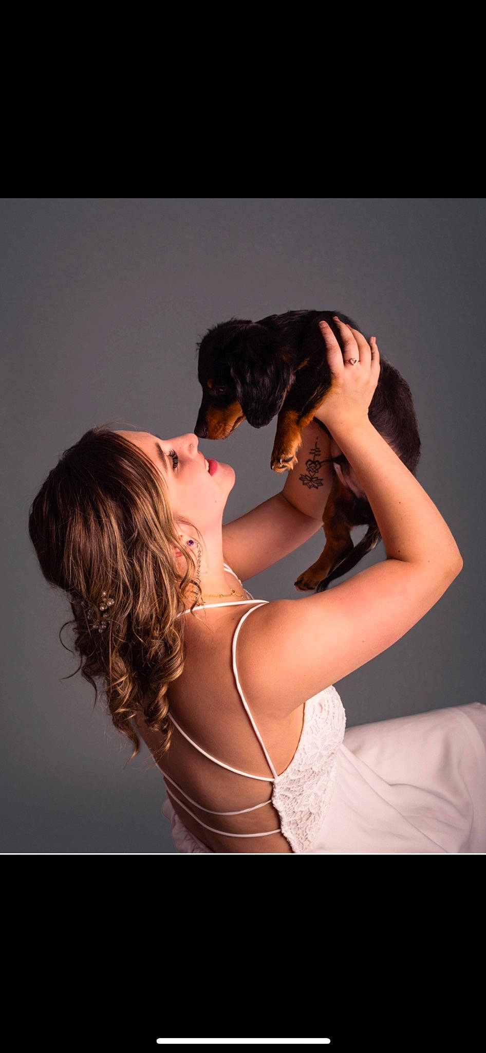 Franklin joined the competition — help win amazing prizes! art_model, backlighting, black_hair, blond, bridal_accessory, brown_hair, dress, elbow, event, eyelash, fashion_accessory, flash_photography, gesture, happy, headpiece, jewellery, long_hair, neck, romance, shoulder