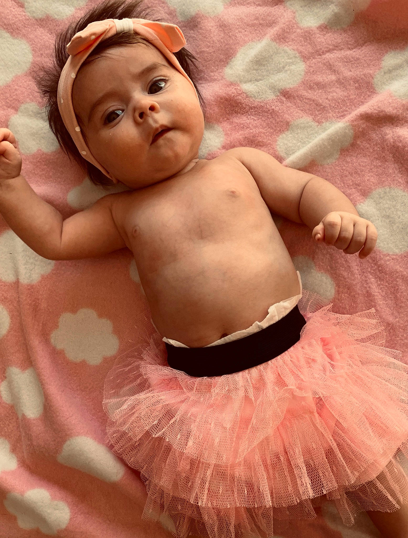 Louna a rejoint le concours — aidez-le/la à gagner de superbes lots ! baby, baby_toddler_clothing, ballet_tutu, cheek, child, costume, hair_accessory, person, pink, toddler
