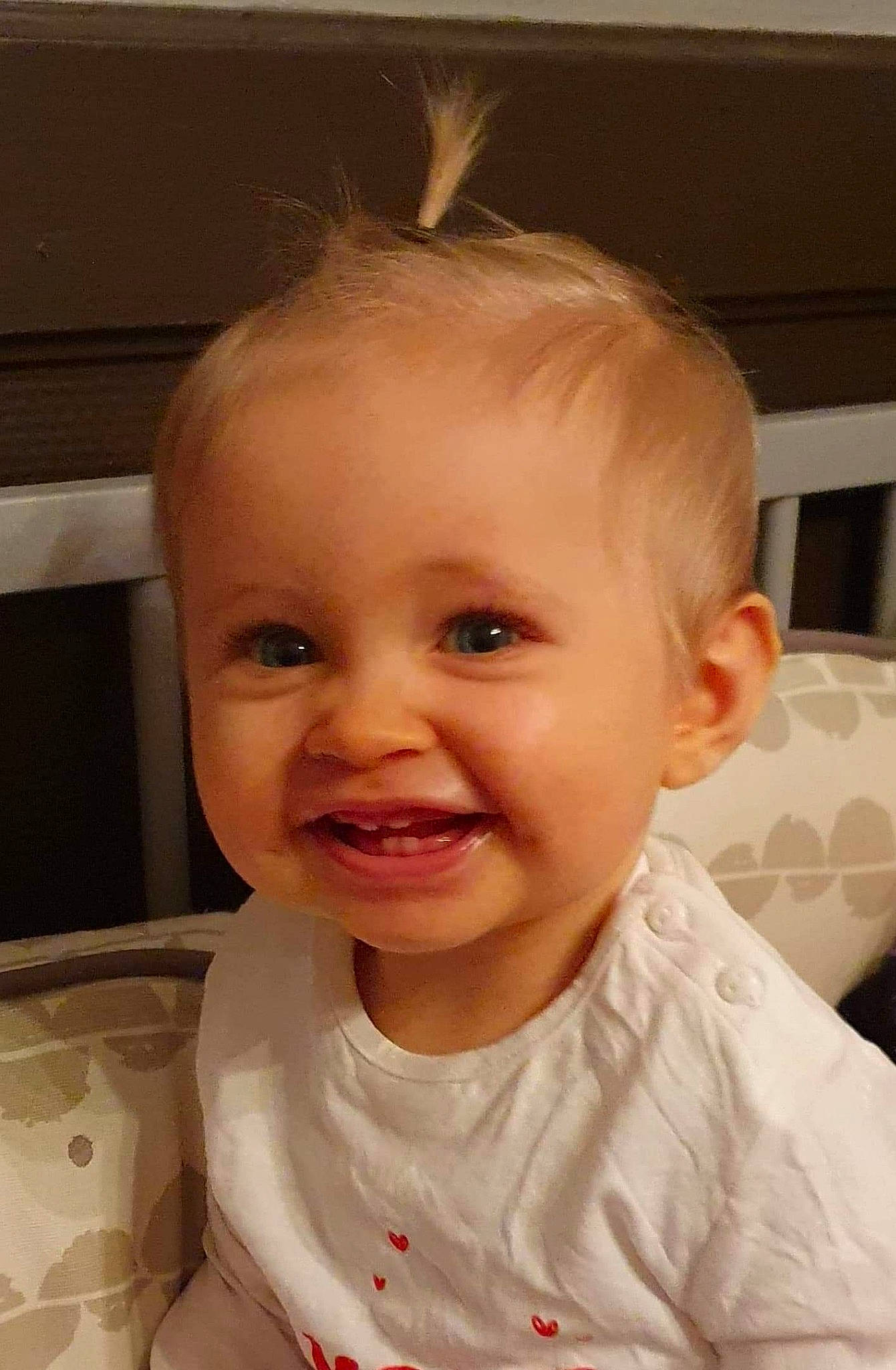 Eden a rejoint le concours — aidez-le/la à gagner de superbes lots ! baby, cheek, child, chin, ear, eye, eyebrow, face, facial_expression, forehead, hair, hairstyle, head, iris, joy, lip, mouth, nose, person, skin