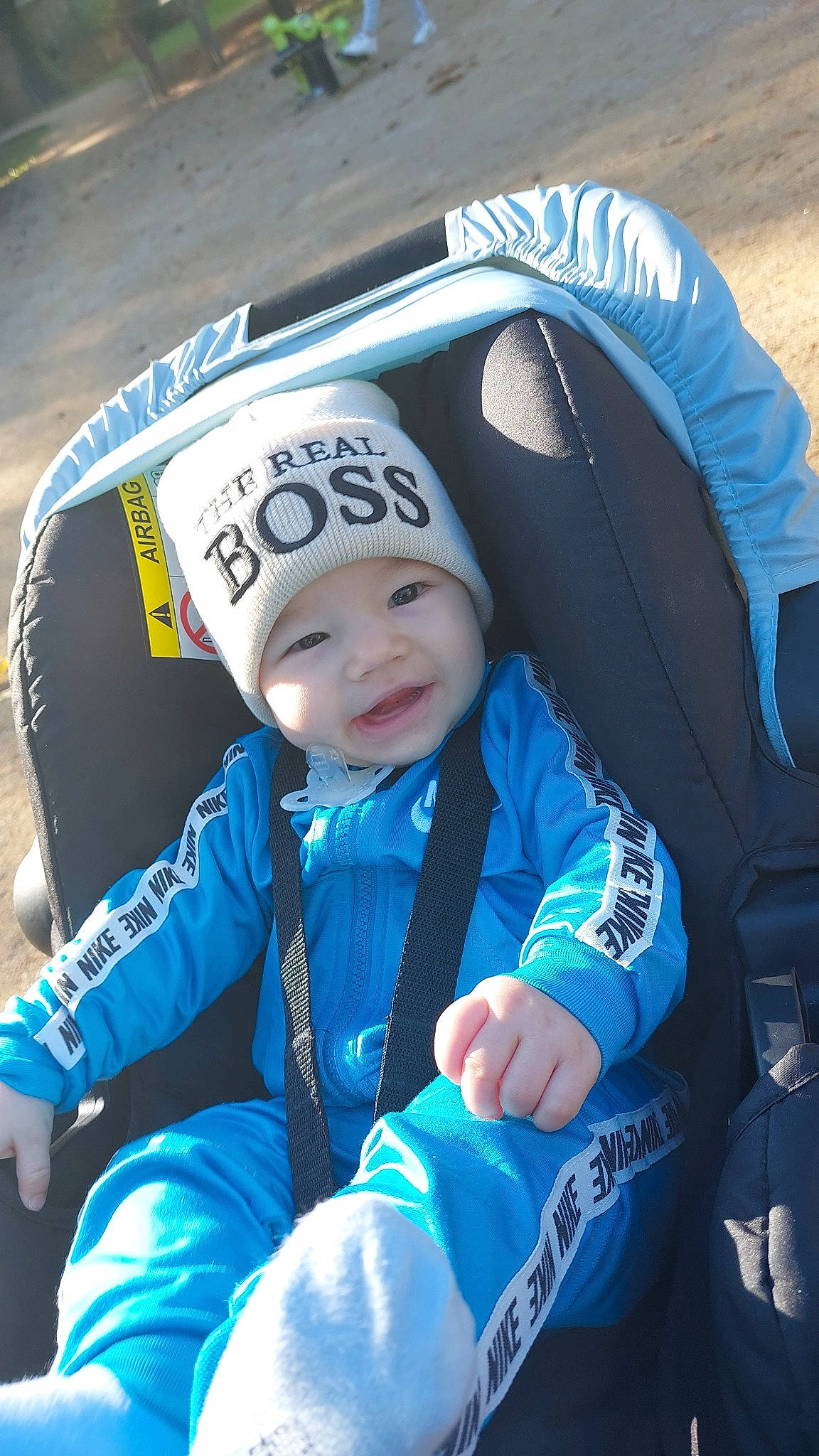 Nolhan a rejoint le concours — aidez-le/la à gagner de superbes lots ! baby, cap, child, electric_blue, face, fun, happy, headwear, person, personal_protective_equipment, recreation, sleeve, smile, toddler, vacation, winter