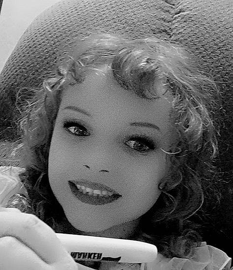 Charlotte joined the competition — help win amazing prizes! black_and_white, eye, eye_liner, eyebrow, eyelash, flash_photography, gesture, happy, hat, head, iris, jaw, joy, lip, lipstick, makeover, monochrome, person, smile, style