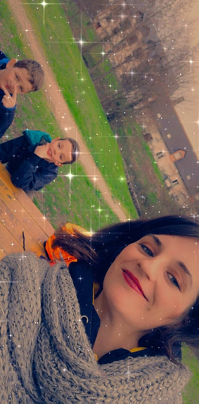 Tom a rejoint le concours — aidez-le/la à gagner de superbes lots ! cool, fun, joy, leisure, person, photography, reflection, selfie, smile