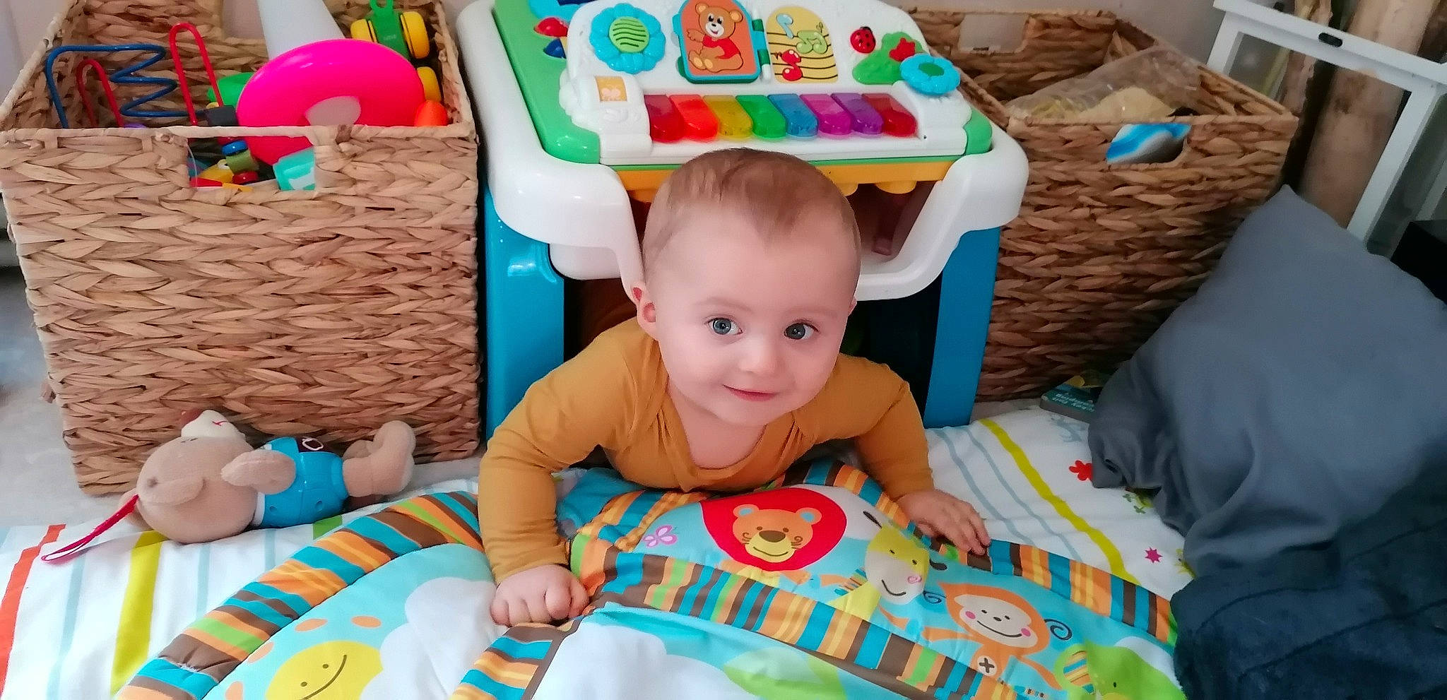 Meyson a rejoint le concours — aidez-le/la à gagner de superbes lots ! baby, baby_playing_with_toys, baby_products, baby_toys, child, party, person, play, product, room, toddler, toy, tummy_time