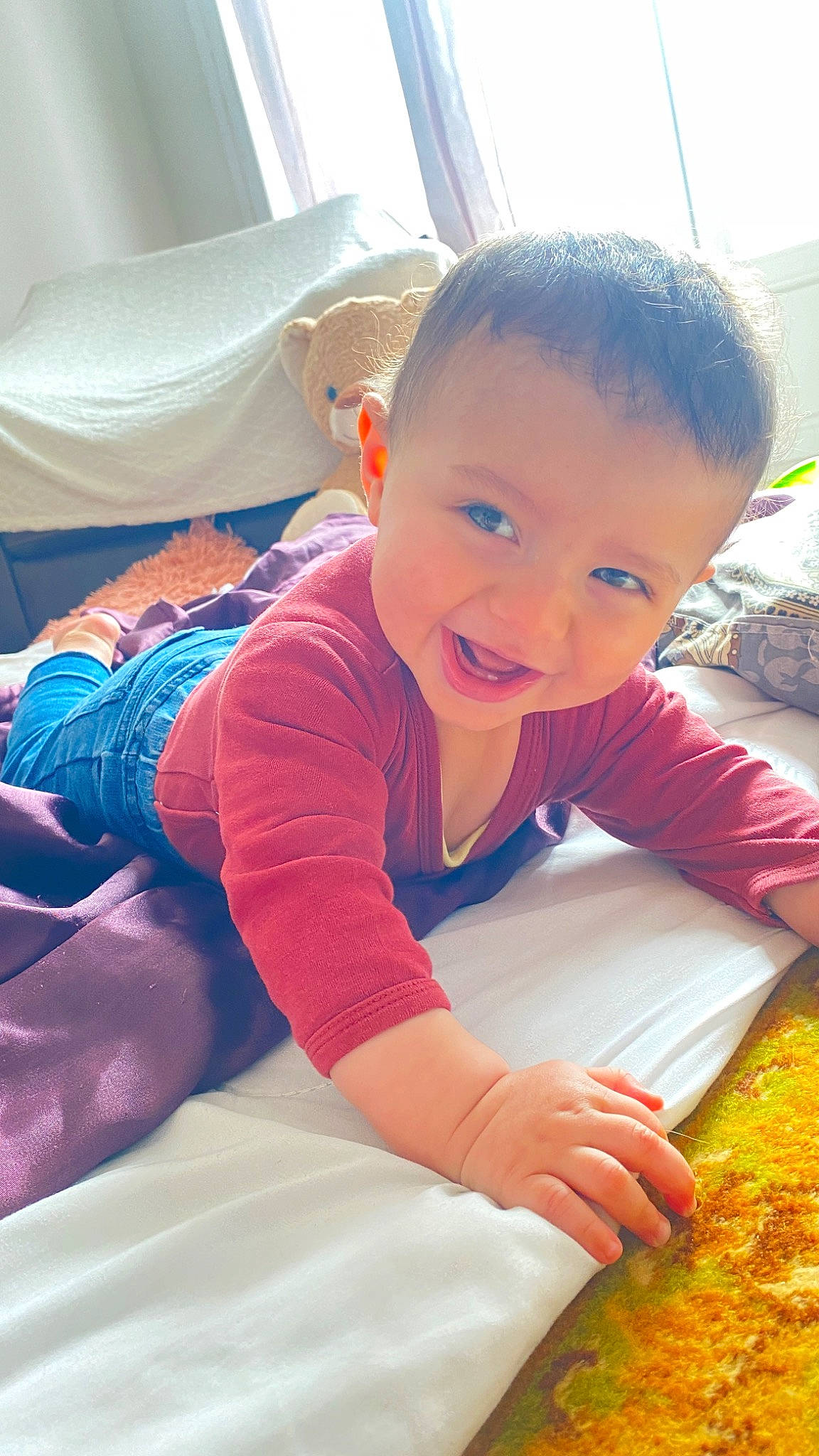 Amir participe au concours pour gagner de l'argent avec cette photo : arm, baby_toddler_clothing, child, comfort, finger, flooring, fun, grass, hairstyle, happy, head, leisure, linens, mouth, person, sitting, skin, sleeve, smile, t_shirt