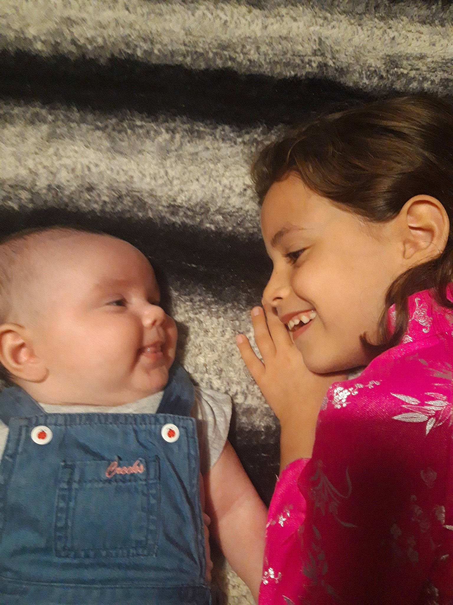 Victoria participe au concours pour gagner de l'argent avec cette photo : baby, cheek, child, eye, face, finger, fun, gesture, happy, head, interaction, joy, lip, mother, mouth, nose, people, person, pink, skin