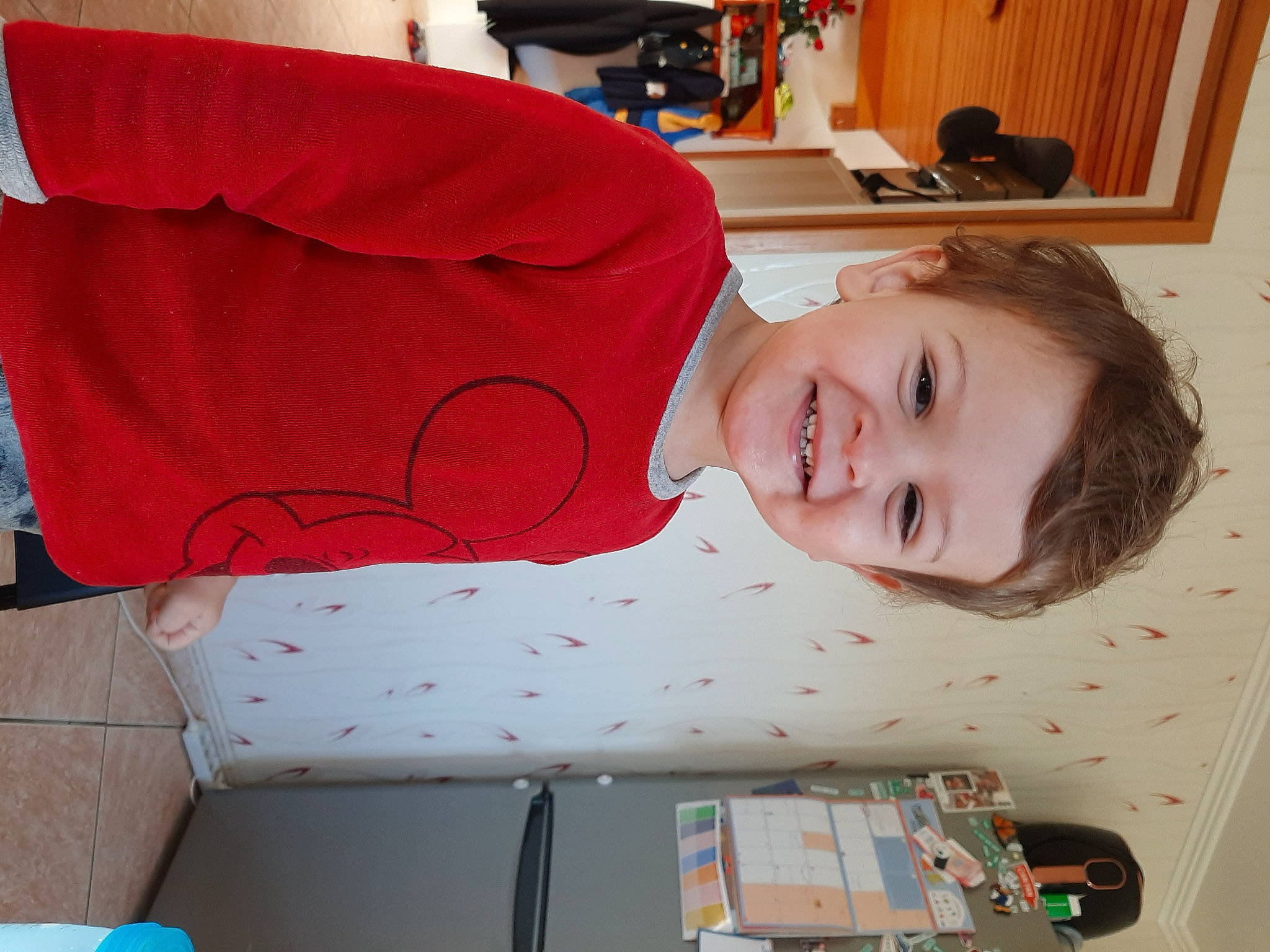 Benjamin participe au concours pour gagner de l'argent avec cette photo : baby, child, joy, person, toddler