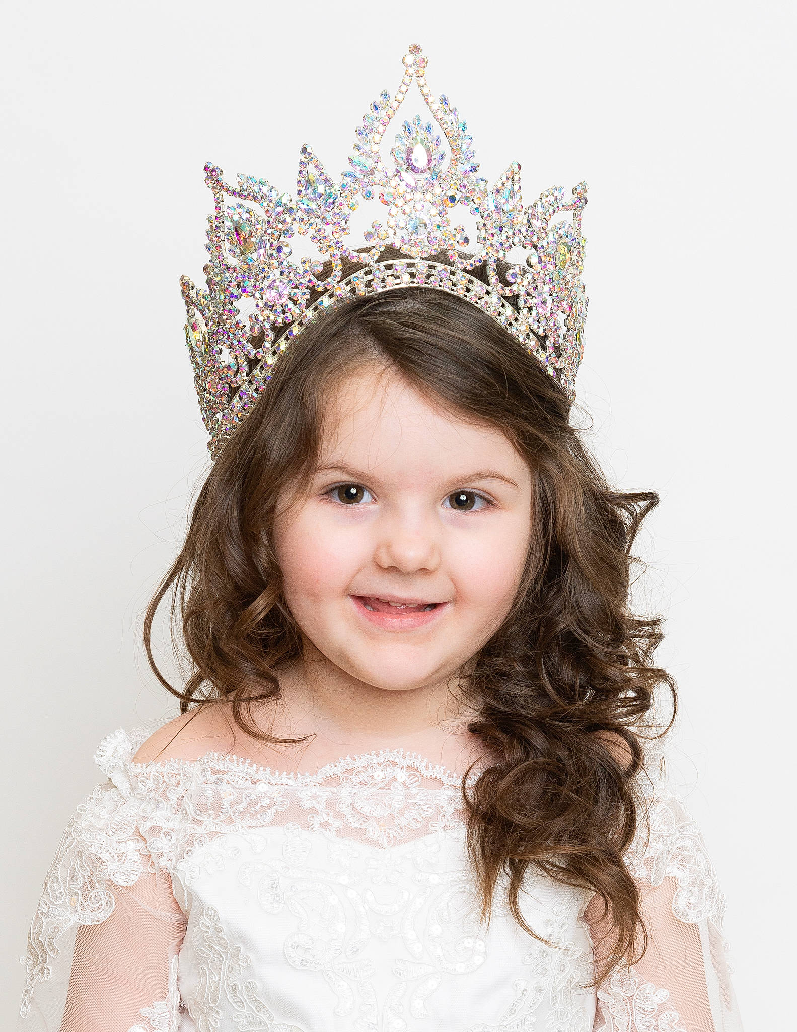 Adaylia is registered to the contest to win money with this photo: chin, dress, embellishment, eye, eyebrow, eyelash, fashion, flash_photography, hair, hairstyle, happy, head, headgear, headpiece, iris, joy, neck, person, skin, sleeve