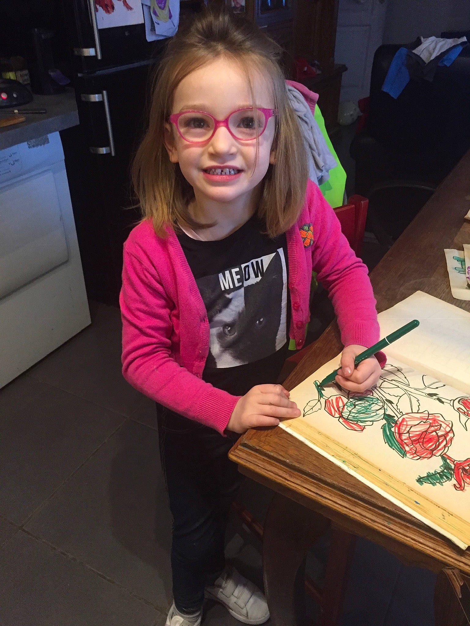 Celeyna participe au concours pour gagner de l'argent avec cette photo : art, child, eyewear, face, fun, glasses, head, illustration, joy, person, play, t_shirt, top, vision_care