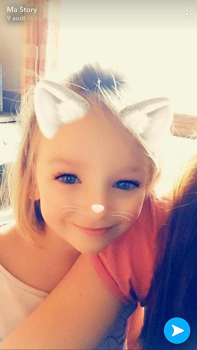 Celeyna a rejoint le concours — aidez-le/la à gagner de superbes lots ! beauty, blond, brown_hair, ear, eye, eyebrow, eyelash, face, forehead, hair, lip, long_hair, neck, nose, person, photography, selfie, skin