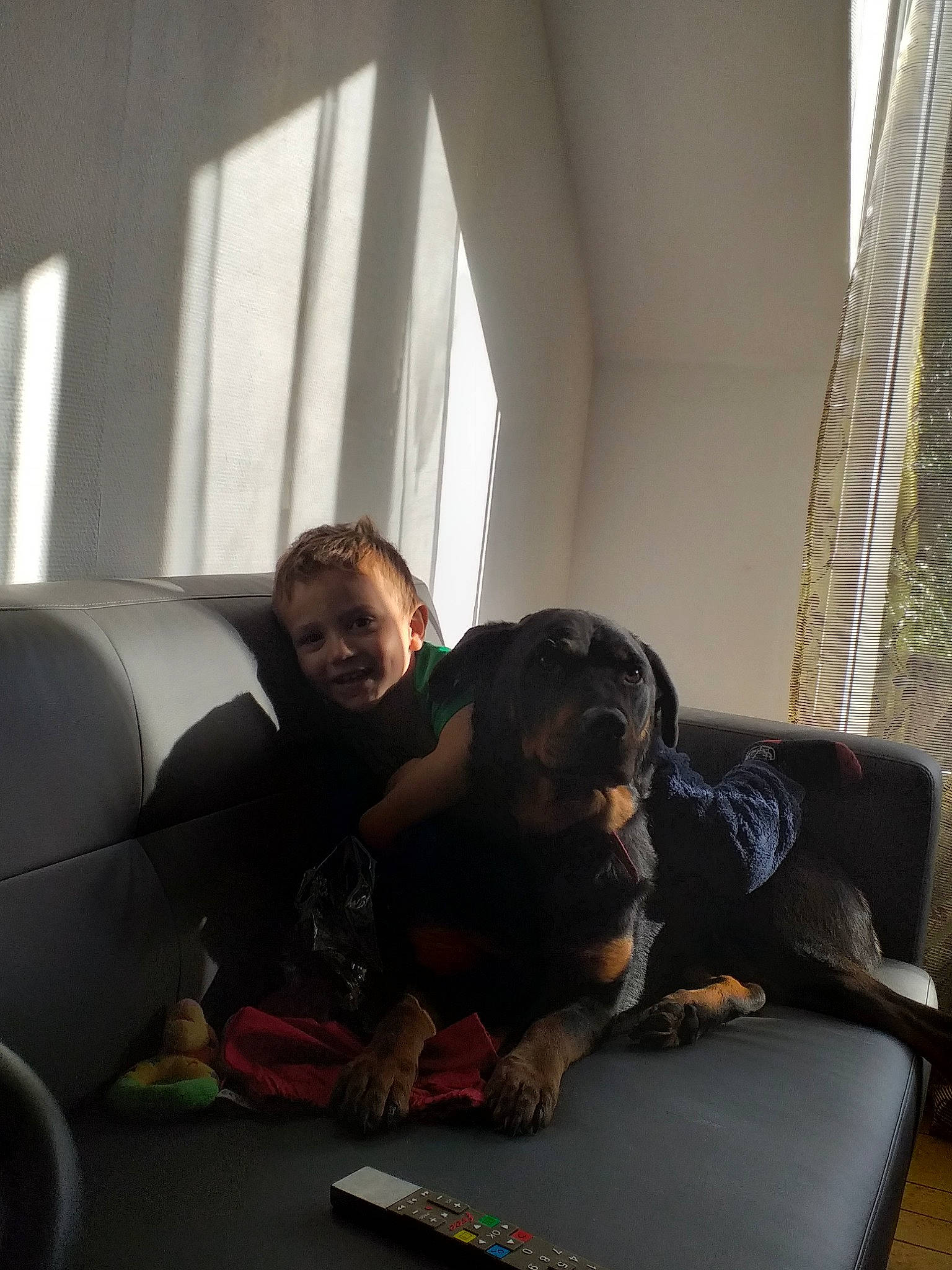 Justin a rejoint le concours — aidez-le/la à gagner de superbes lots ! comfort, fun, furniture, interior_design, person, room, sitting