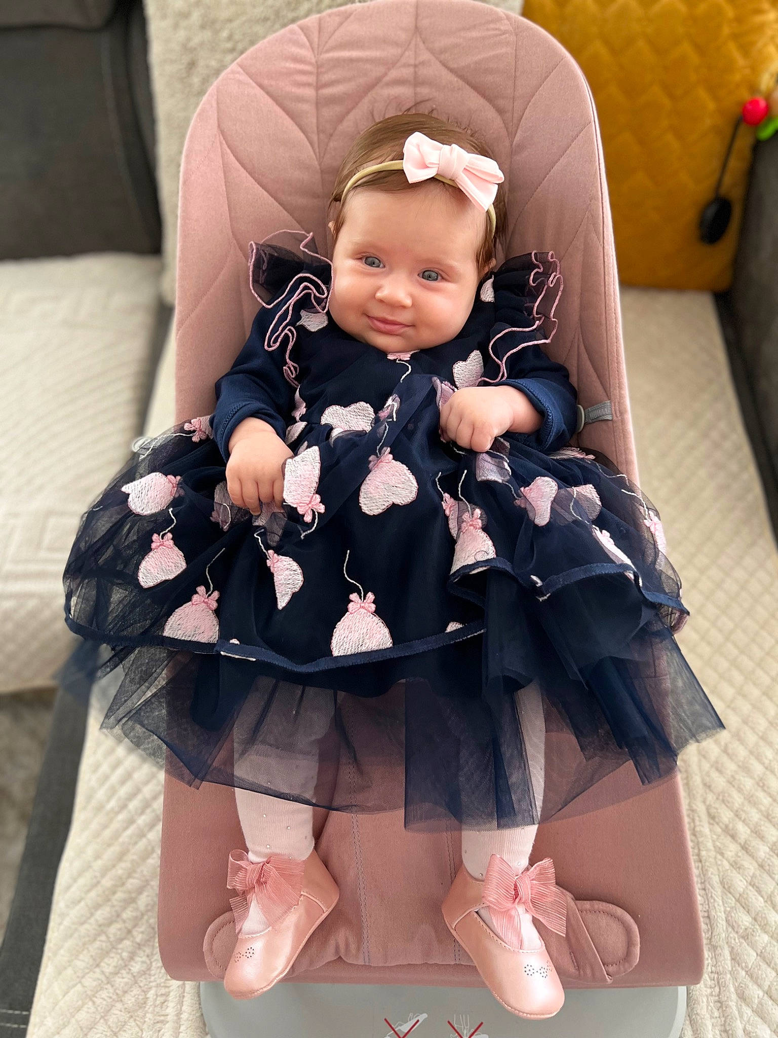 Alimuci participe au concours pour gagner de l'argent avec cette photo : baby, baby_toddler_clothing, cheek, child, comfort, day_dress, doll, dress, embellishment, headgear, houseplant, iris, leg, pattern, person, pink, purple, skin, sleeve, toddler