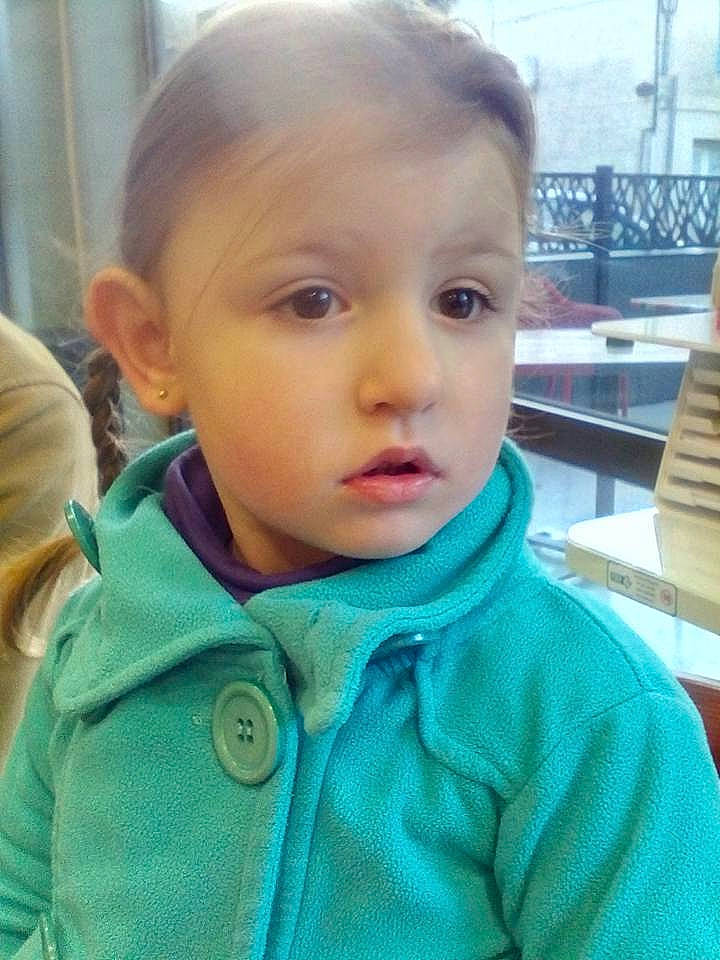 Carolina participe au concours pour gagner de l'argent avec cette photo : boy, cheek, child, cool, ear, eye, eyebrow, face, forehead, girl, hairstyle, head, human_hair_color, infant, iris, nose, person, product, skin, toddler