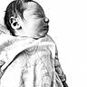 Tiago a rejoint le concours — aidez-le/la à gagner de superbes lots ! newborn, baby, sleeping, black_and_white, portrait, blanket, soft_texture, peaceful, infant, child, wrapped, head, face, closeup, monochrome, young, resting, cute, quiet, toddler