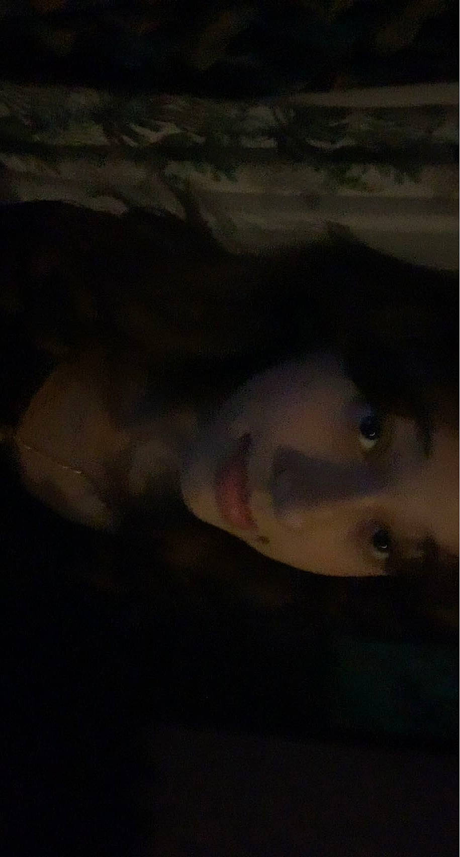 Lila a rejoint le concours — aidez-le/la à gagner de superbes lots ! art, cloud, darkness, eyelash, fiction, flash_photography, flesh, fur, grass, jaw, landscape, meteorological_phenomenon, midnight, person, portrait, portrait_photography, room, selfie, sky, tints_and_shades