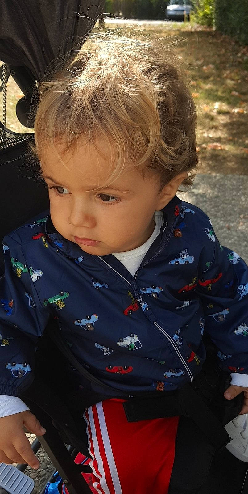 Adem a rejoint le concours — aidez-le/la à gagner de superbes lots ! cheek, chin, cool, eye, forehead, fun, grass, hair, hairstyle, happy, head, human, iris, lip, nose, organ, people_in_nature, person, skin, sleeve