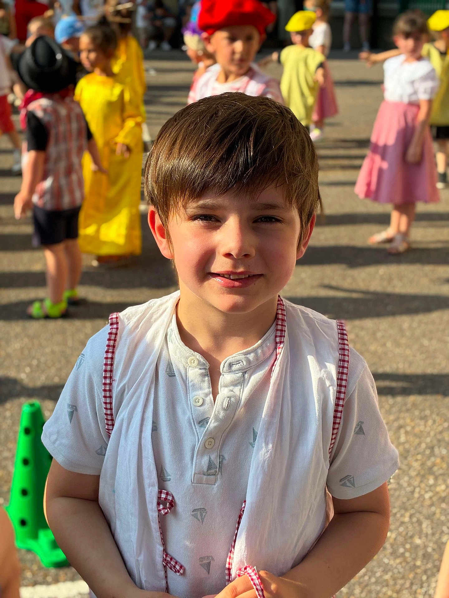 Adrien a rejoint le concours — aidez-le/la à gagner de superbes lots ! child, boy, portrait, smile, outdoor, sunlight, costume, group, children, festival, playful, happy, people, event, clothing, face, daylight, celebration, background, casual