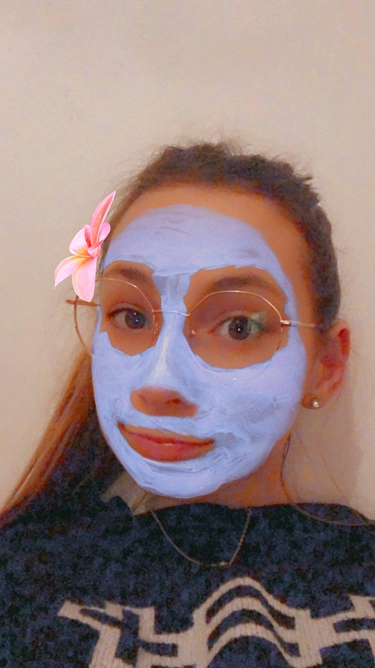 Kessy participe au concours pour gagner de l'argent avec cette photo : artificial_flower, body_jewelry, body_piercing, chin, earrings, eyebrow, forehead, hair_accessory, hairstyle, painting, person, portrait, style