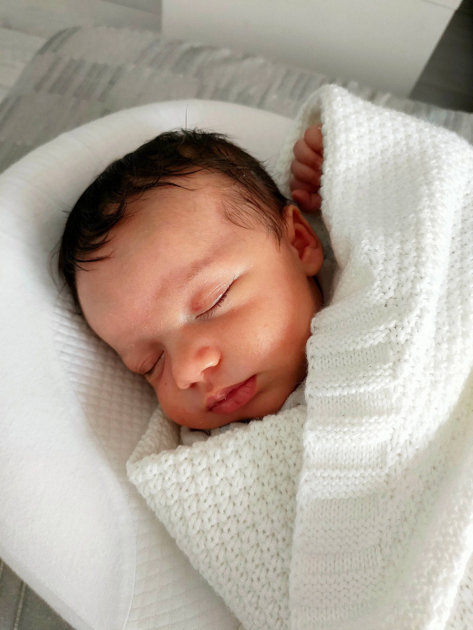 Souleyman a rejoint le concours — aidez-le/la à gagner de superbes lots ! baby, baby_sleeping, baby_toddler_clothing, bedding, bedtime, cheek, child, chin, comfort, eye, face, head, linens, nap, nose, person, room, skin, sleep, sleeve