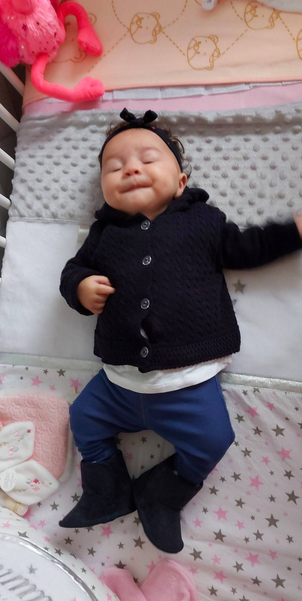 Kaïna participe au concours pour gagner de l'argent avec cette photo : baby, beauty, cheek, child, headwear, outerwear, person, pink, skin, smile, toddler