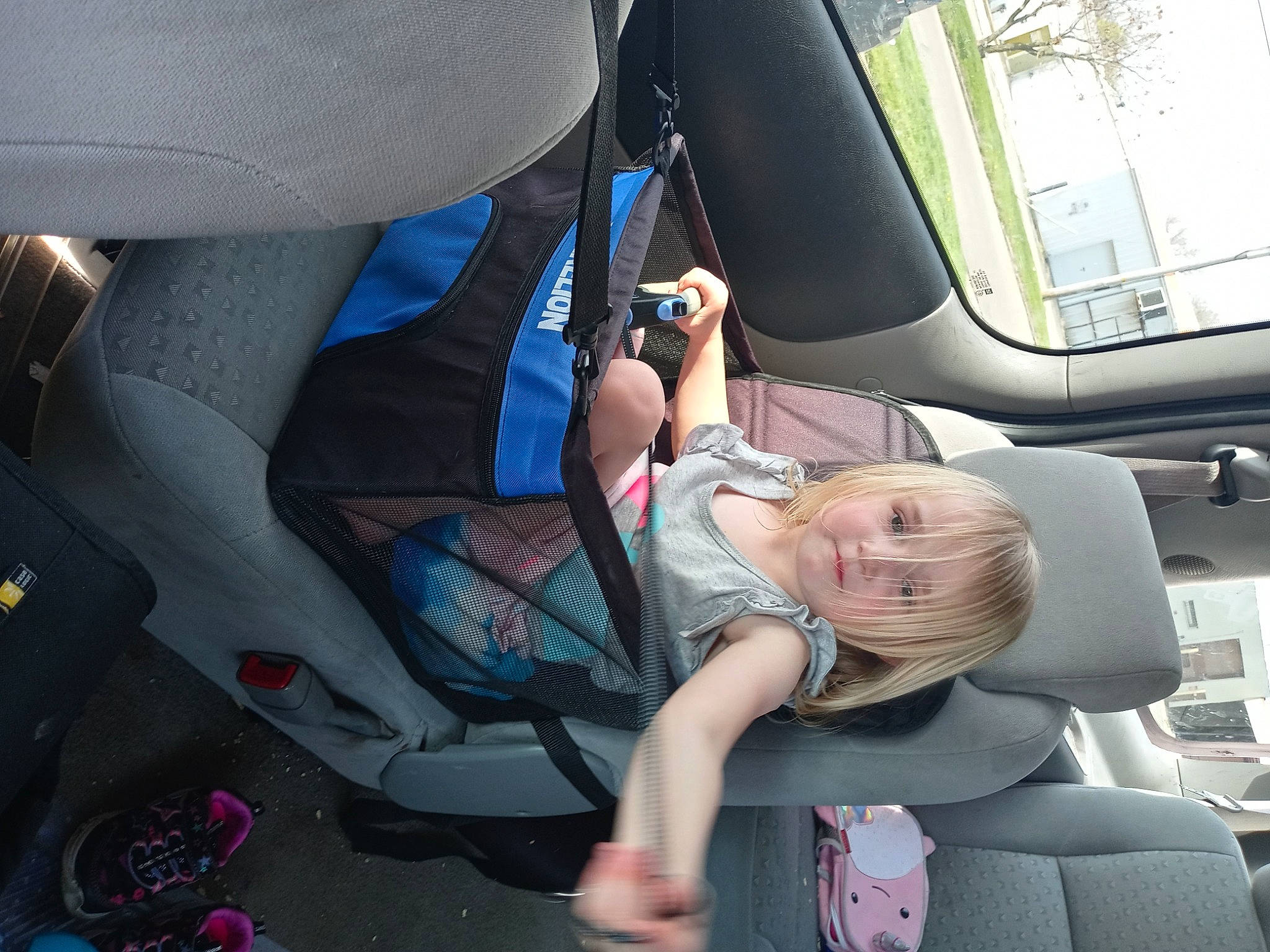 Cerenity is registered to the contest to win money with this photo: auto_part, automotive_design, automotive_exterior, baby_products, car, car_seat, car_seat_cover, child, comfort, family_car, head_restraint, luxury_vehicle, mode_of_transport, motor_vehicle, passenger, person, seat_belt, steering_part, toddler, vehicle_door